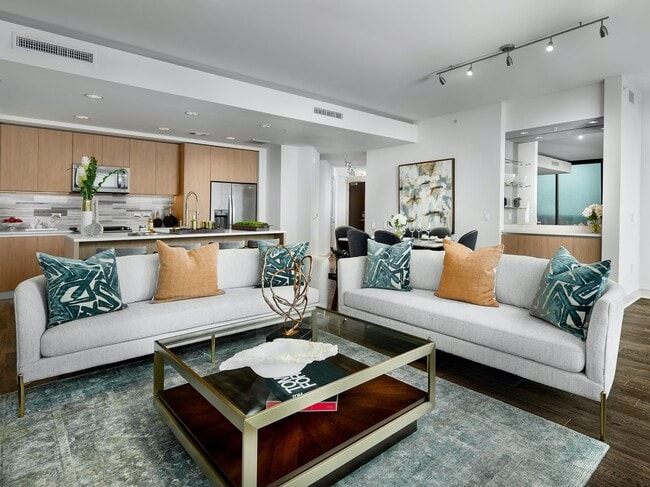 Photo - Luxury High-Rise Living | 4 Weeks Free! Unidad HRO1