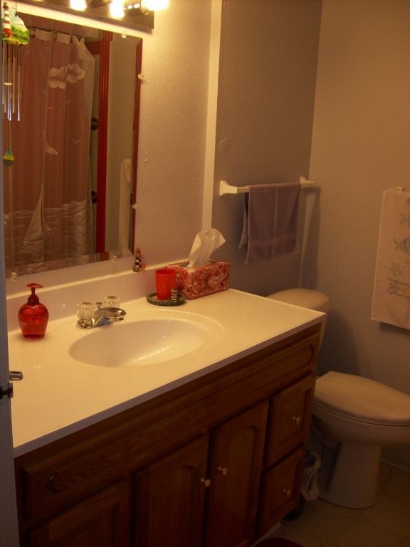 Bathroom - Linden Apartments