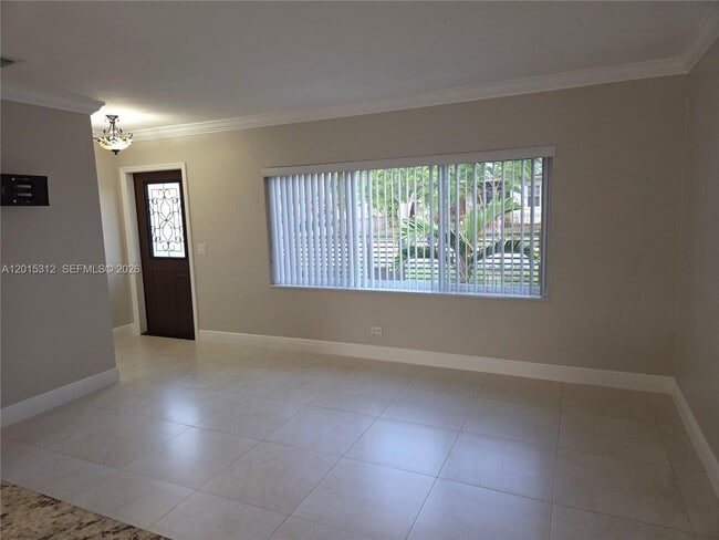 Photo - 1680 E 5th Ave Unidad 1680