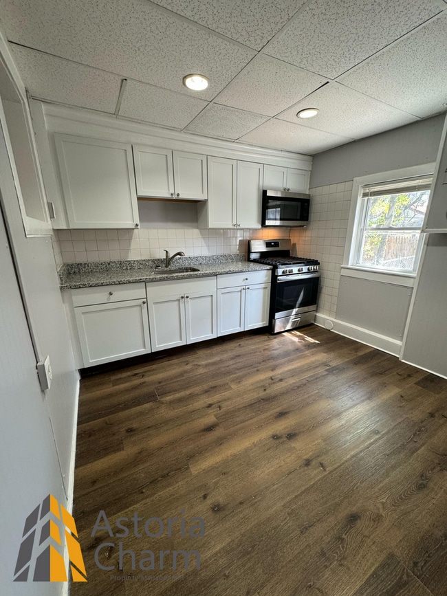 Photo - 1BD/1BA + Den Townhouse For Rent!