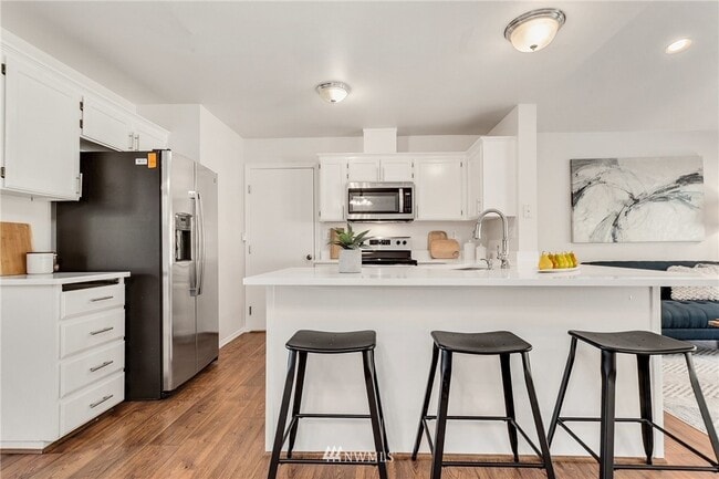 Photo - 5327 64th St W