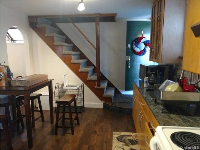 Photo - 98 Mearns Ave
