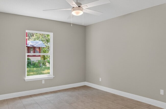 Photo - 214 Center St