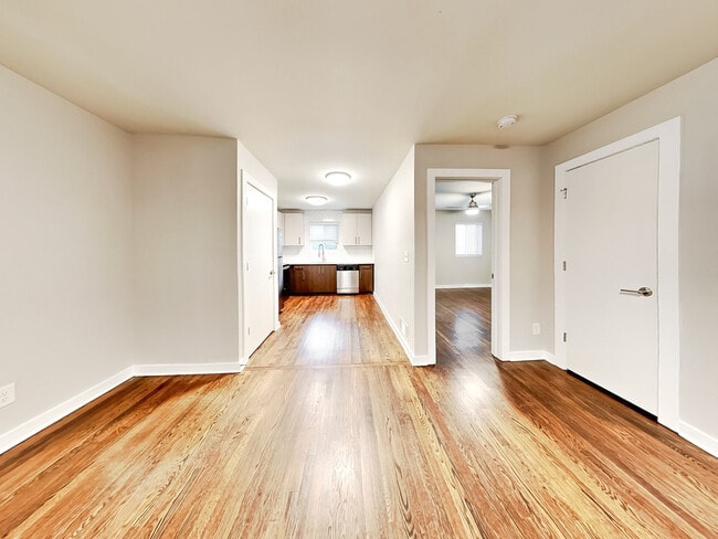 Photo - 880 N Highland Ave NE