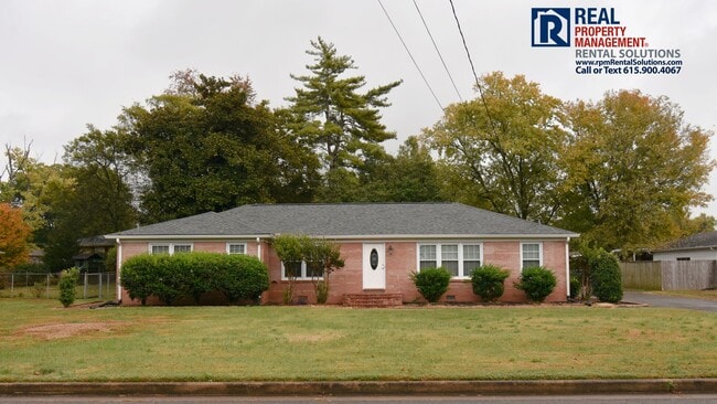 Building Photo - Adorable 4 bd all brick home! Washer and d...