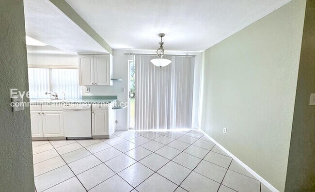 Photo - 3509 Kingsbury Dr