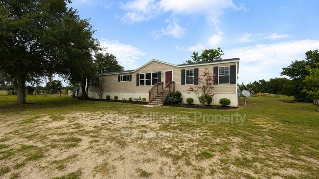 Building Photo - 13406 Lake Dr