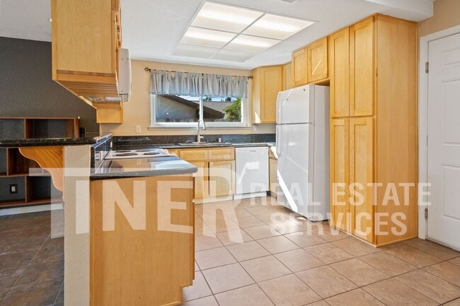 Photo - 8224 Longden Cir