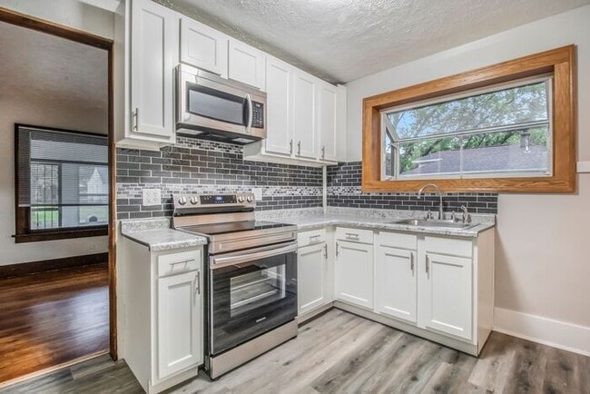 Photo - 548 Dayton Ave