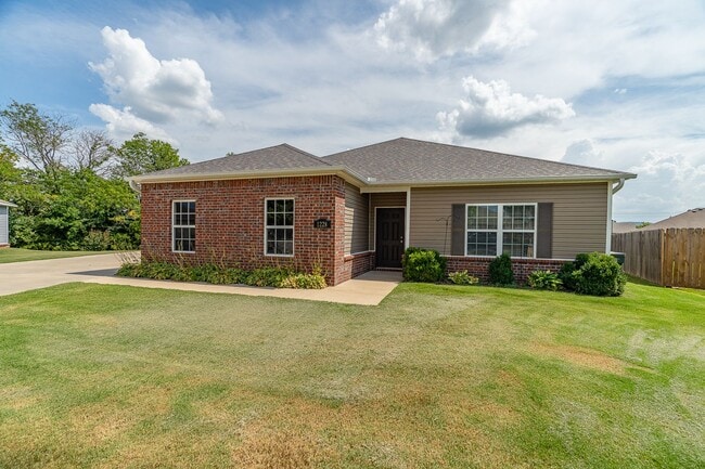 Building Photo - 3 Bedroom West Fay Home w/HUGE Backyard!