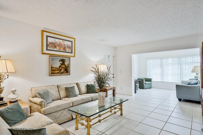 Photo - 13960 Nesting Way Unidad C