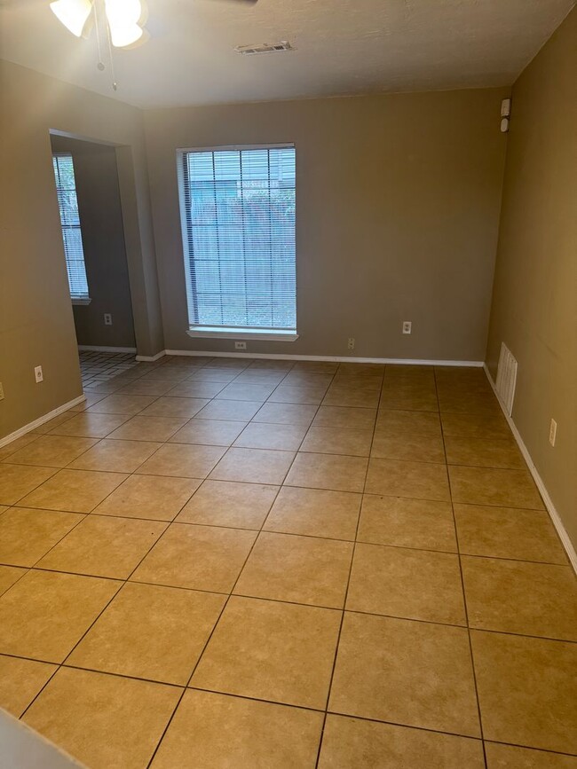 Photo - 1128 N Eagle Ln