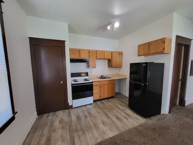 Photo - 517 W Maple Ave