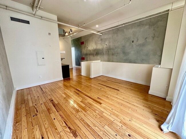 Photo - Pullman Flats #203