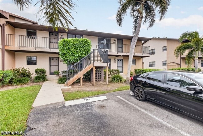 Building Photo - 5270 Treetops Dr Unit J201