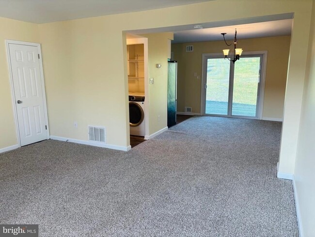Photo - 145 Roskeen Ct