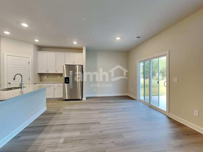 Photo - 769 Treeline Rd