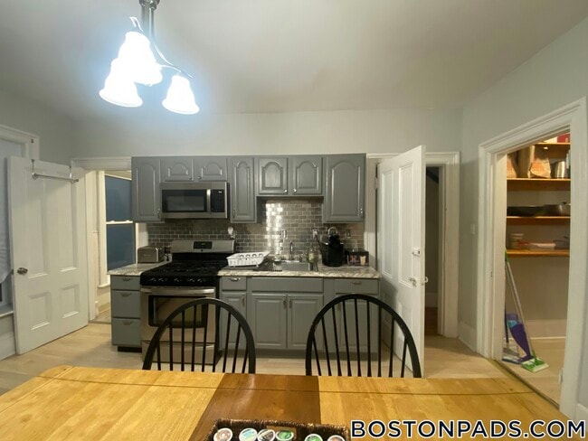 Photo - 94 Mt Pleasant Ave Unit 2