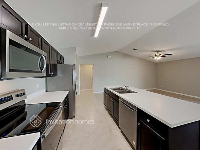 Photo - 2001 SW Del Rio Blvd