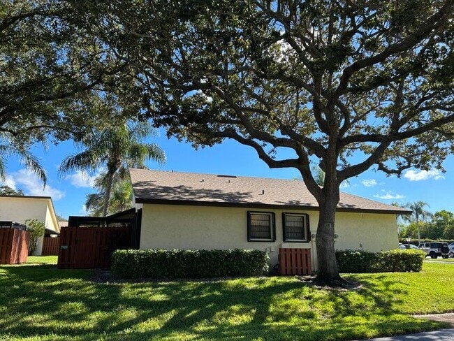 Photo - 7923 SE Villa Cir