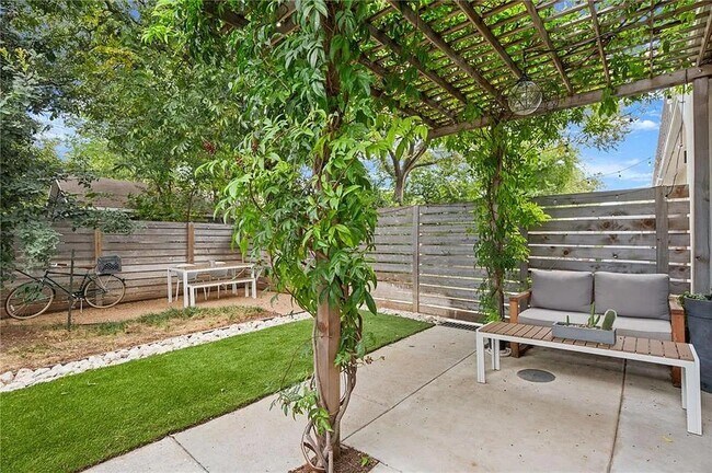 Photo - 505 Tillery St Unidad 9