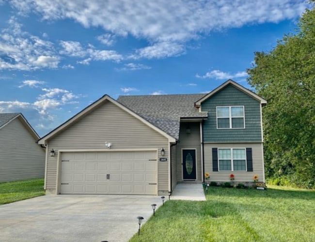 Building Photo - Beautiful Home Coming Soon!