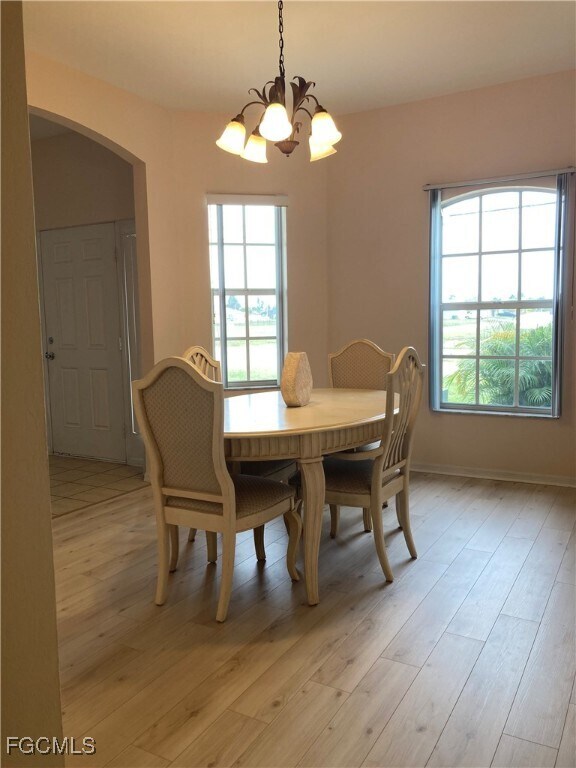 Photo - 2425 Embers Pkwy W