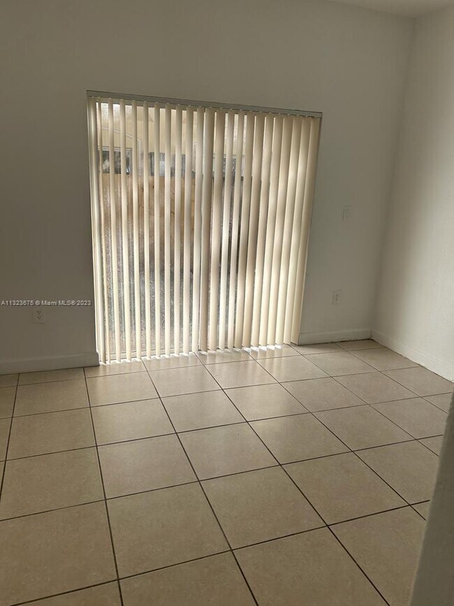 Photo - 1652 SE 28th St