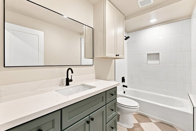 Photo - 1608 31st St