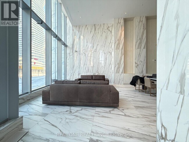 Photo - 448 Burnhamthorpe Rd W Unité 910