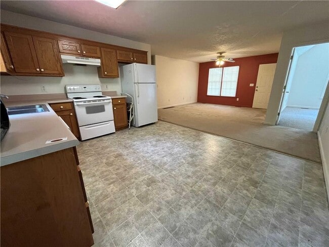 Photo - 129 Falcon Brook Dr