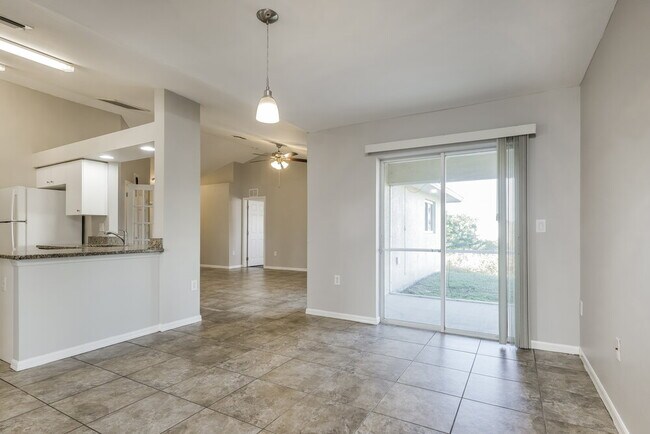 Photo - 719 Roma Ave S