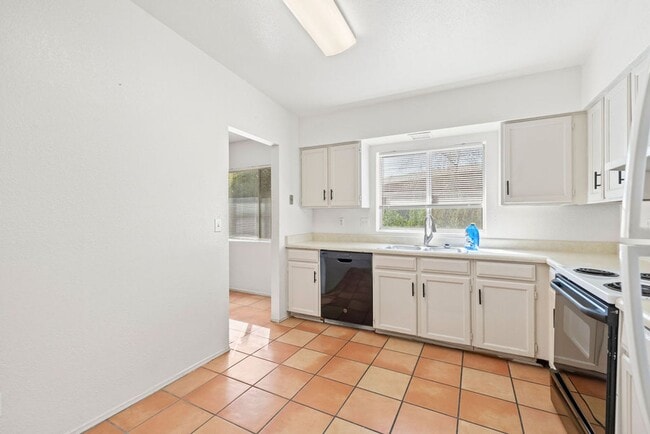 Photo - Nice Eastside 4 Bedroom Home
