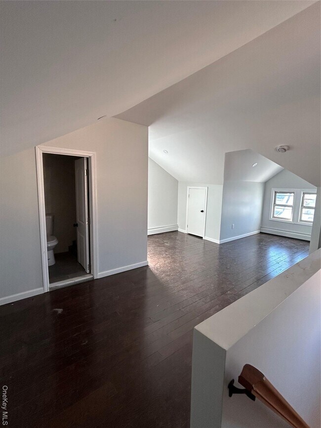 Photo - 110-33 178th St