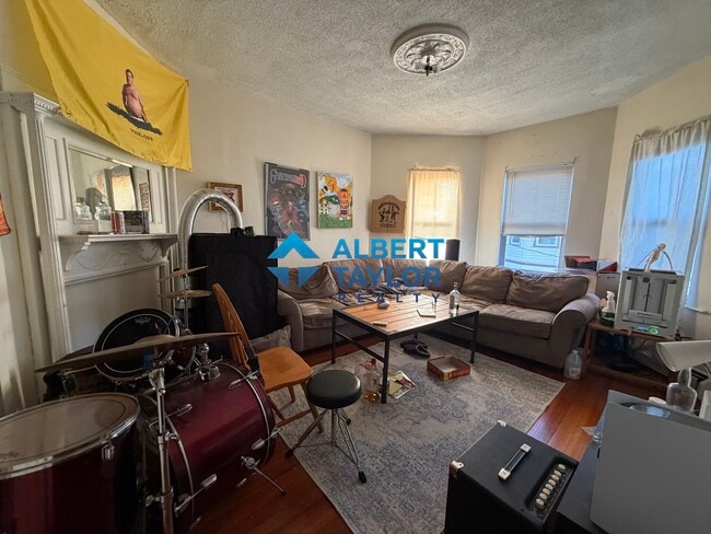 Building Photo - 34 Darling St Unit 3