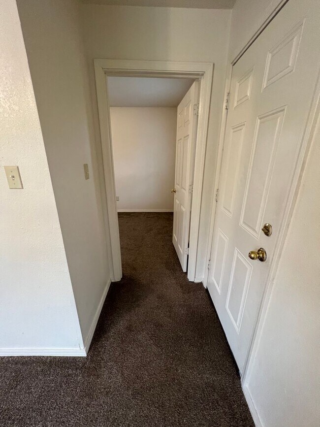 2 Bed 2 Bath House, Water & Lawn Care Incl... House Rental in Van