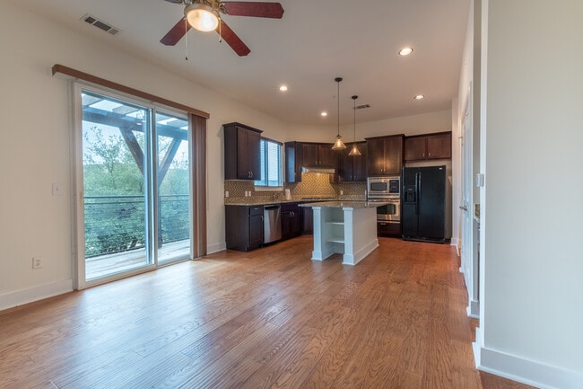 Photo - Beautiful 2 Bedroom, 2.5 Bath Townhome in Northwest Austin