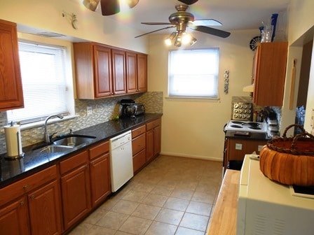 Photo - 1334 Hamlin St NE