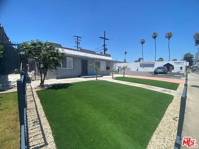 Building Photo - 1421 Centinela Ave Unit B Rental