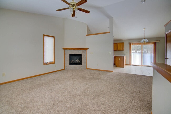 Photo - 927 W Monroe Ave