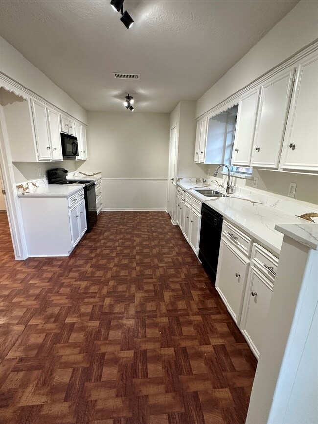 Photo - 29410 Binefield St