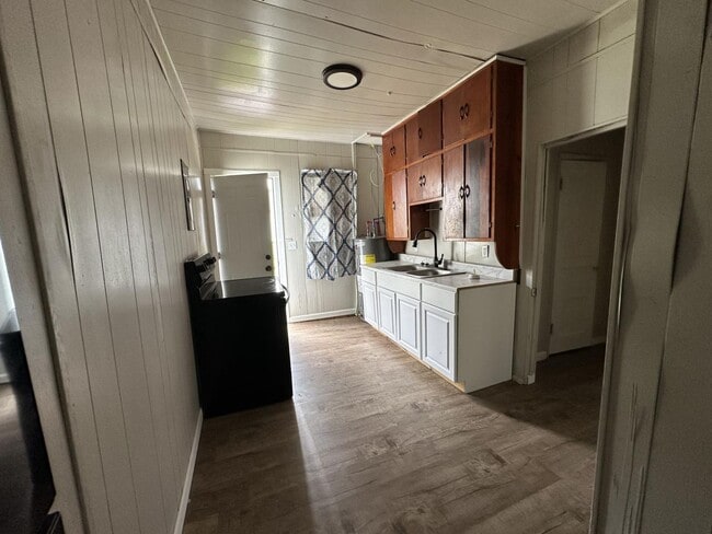 Photo - 812 W 5th St Unit 812 W 5th Street