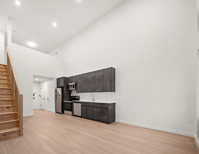 Photo - 1 Mallory Ave