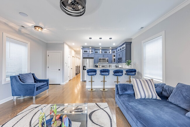 Photo - 4634 S Langley Ave Unit 3