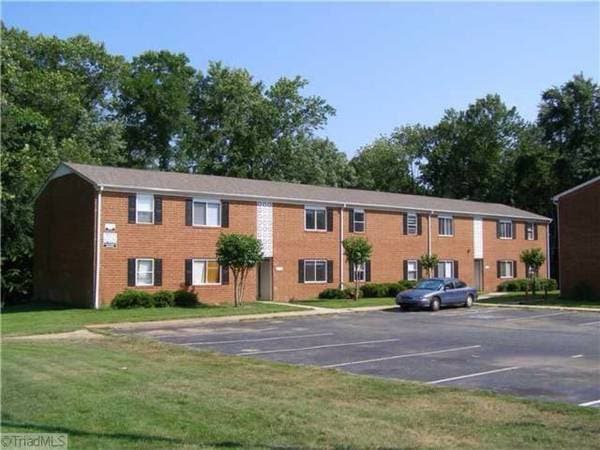 Autumn Square - Autumn Square Apartments