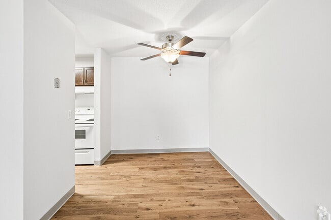 2BR, 1.5BA - 919SF - Dining Room