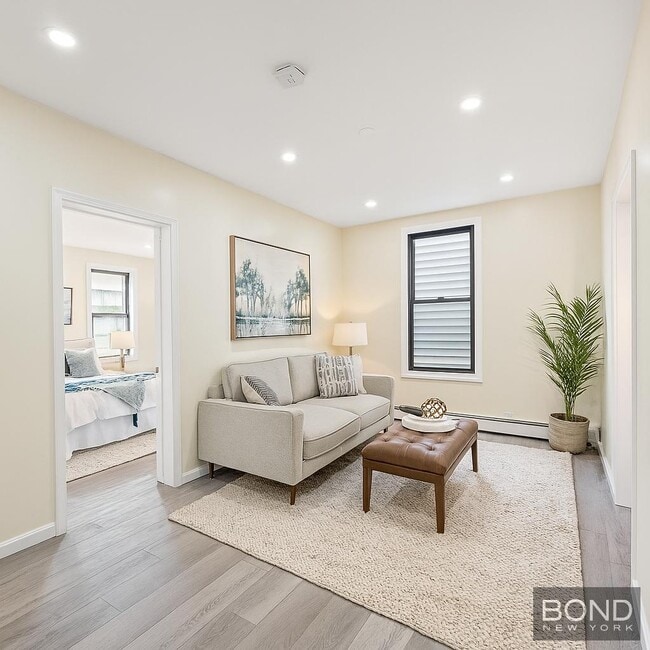 Building Photo - 261 Manhattan Ave Rental