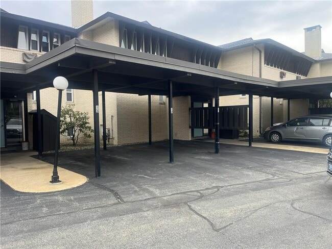 Photo - 400 Narragansett Pkwy