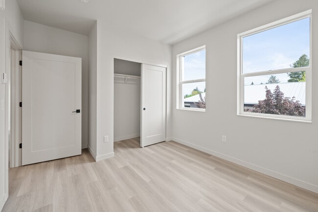 Photo - Boardwalk Place