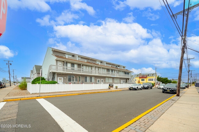 1713 Boulevard Unit 7